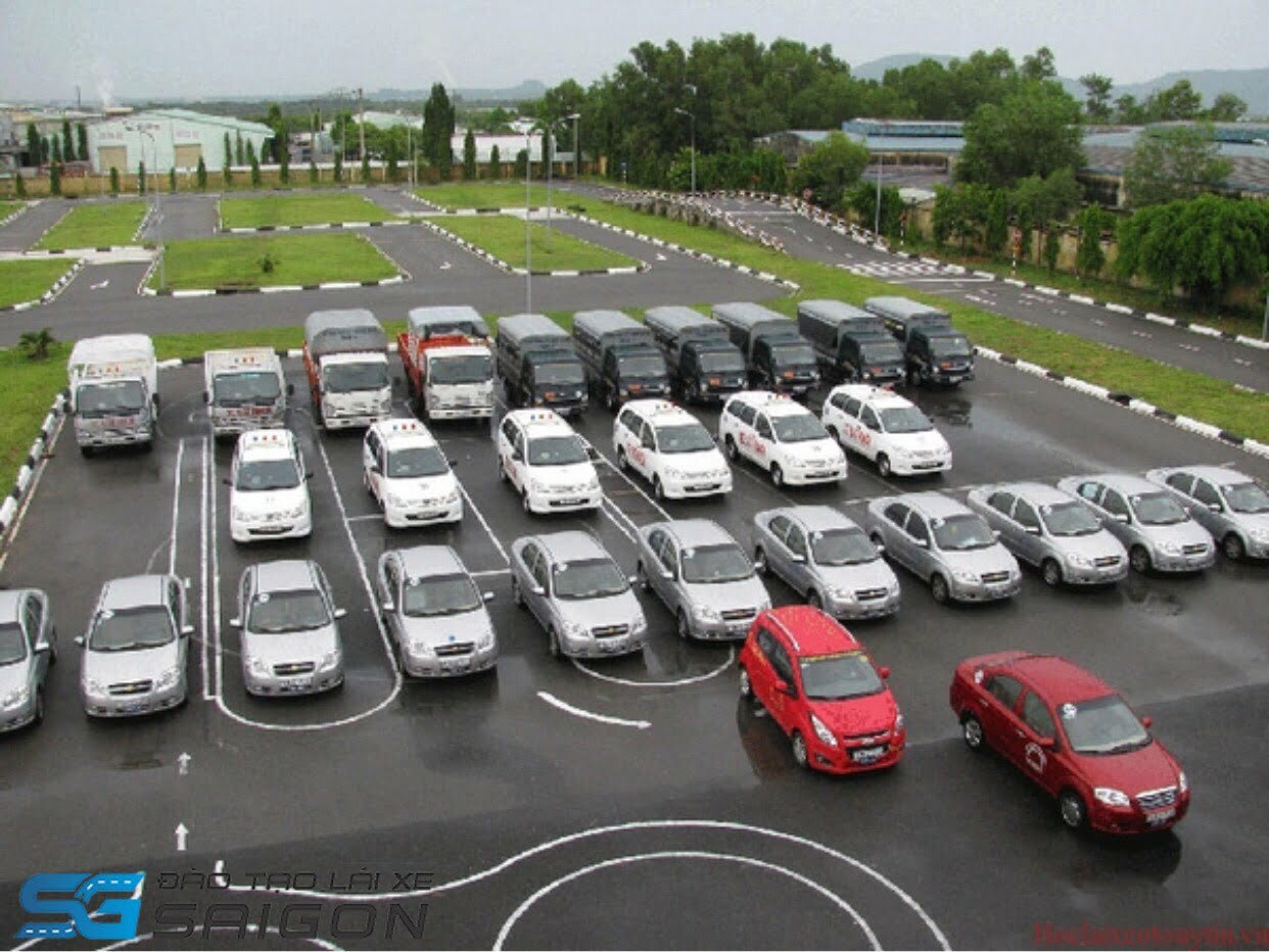 Học lái xe ô tô uy tín, giá rẻ ở Hà Nội
